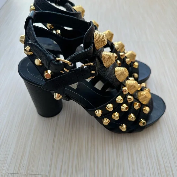Balenciaga Women's Sandals in Black with Gold Accents - Picture 6 of 9